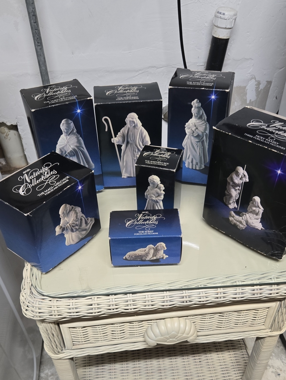 Avon White Nativity Porcelain 9 Piece Figurine Set - White